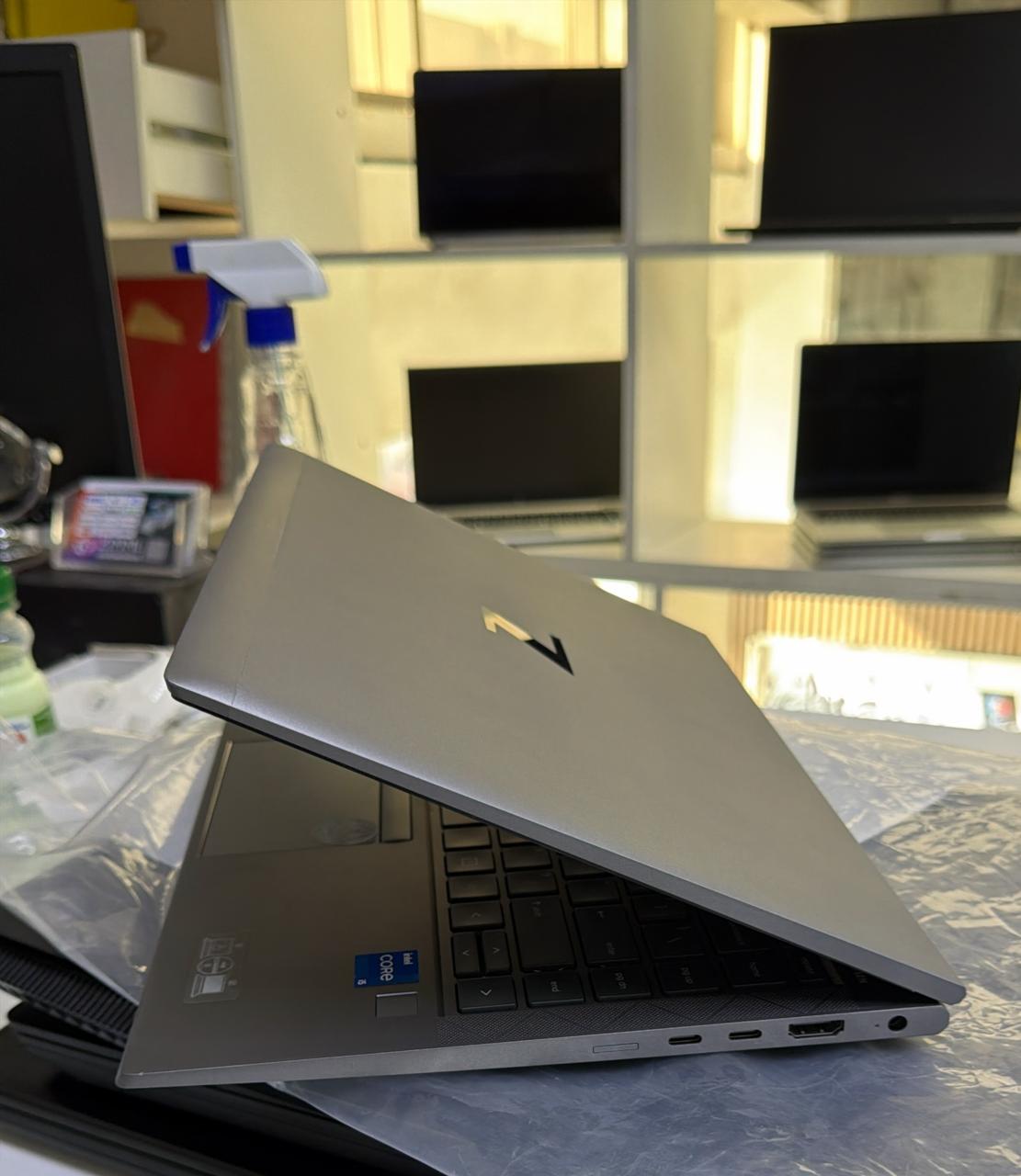 HP ZBook Firefly 14 G7 Business Laptop – Intel Core i5 10th Gen