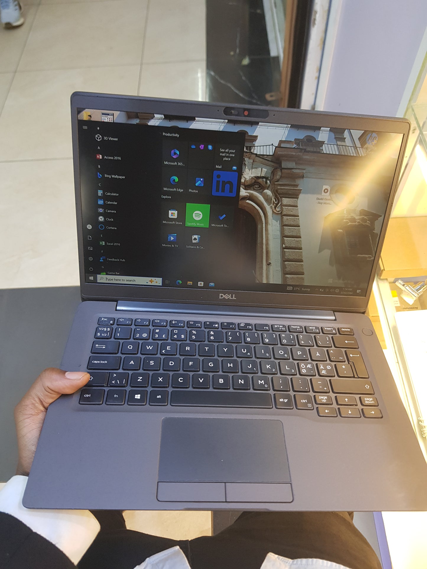 Dell Latitude 7300