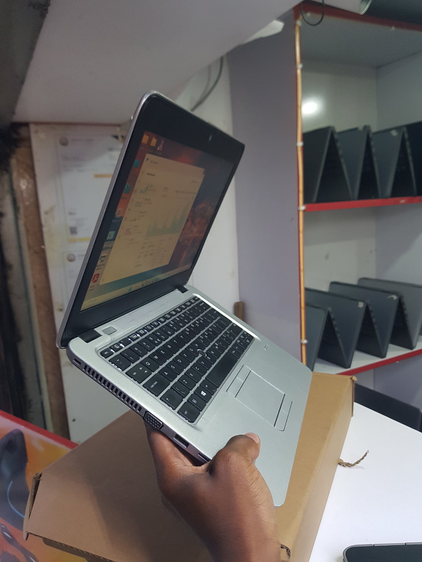HP Elitebook 820 G3 – Intel Core i5 6th Gen | 8GB RAM | 256GB SSD