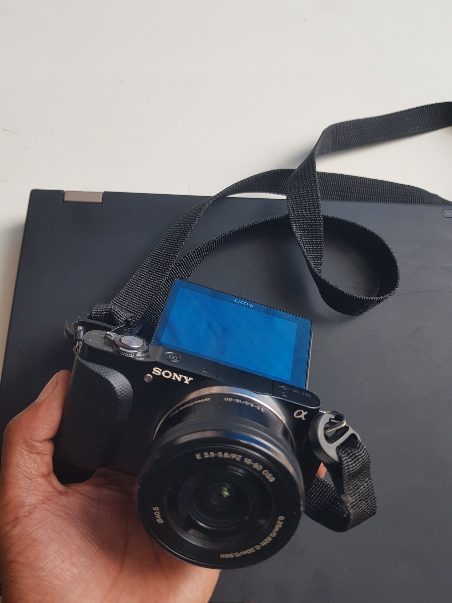Sony Alpha NEX-3N Mirrorless Camera with 16-50mm Lens
