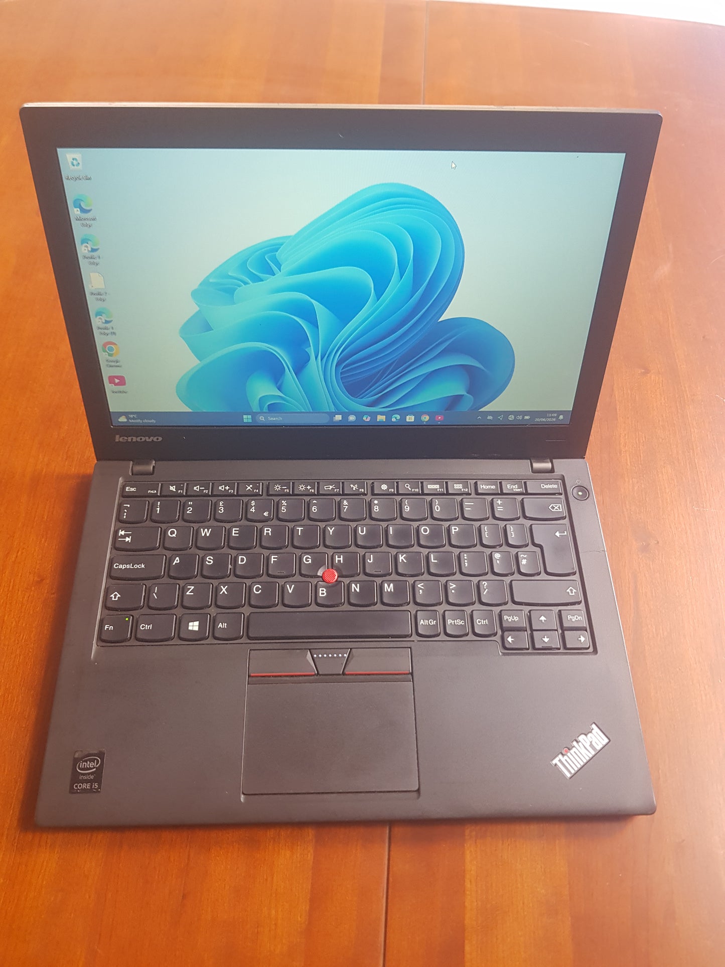 Lenovo ThinkPad X250 – Intel Core i5 5th Gen | 8GB RAM | 256GB SSD | Windows 11